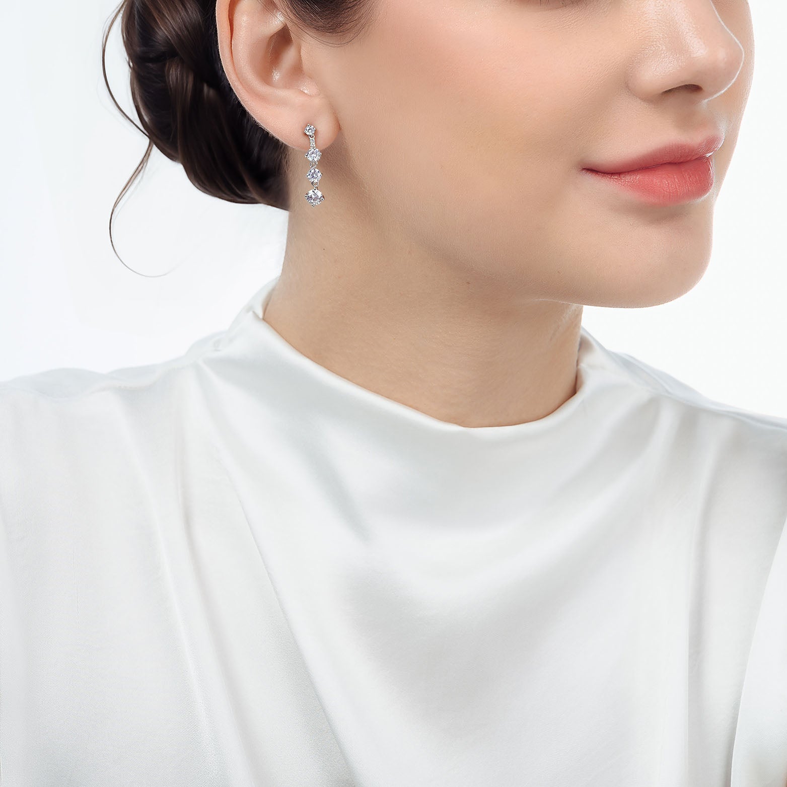 Kiera Drop Earrings (Model) - Eclat by Oui