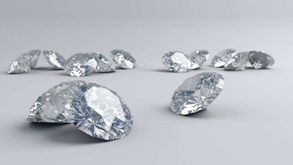 Why women are going Crazy over Éclat by Oui’s Moissanites