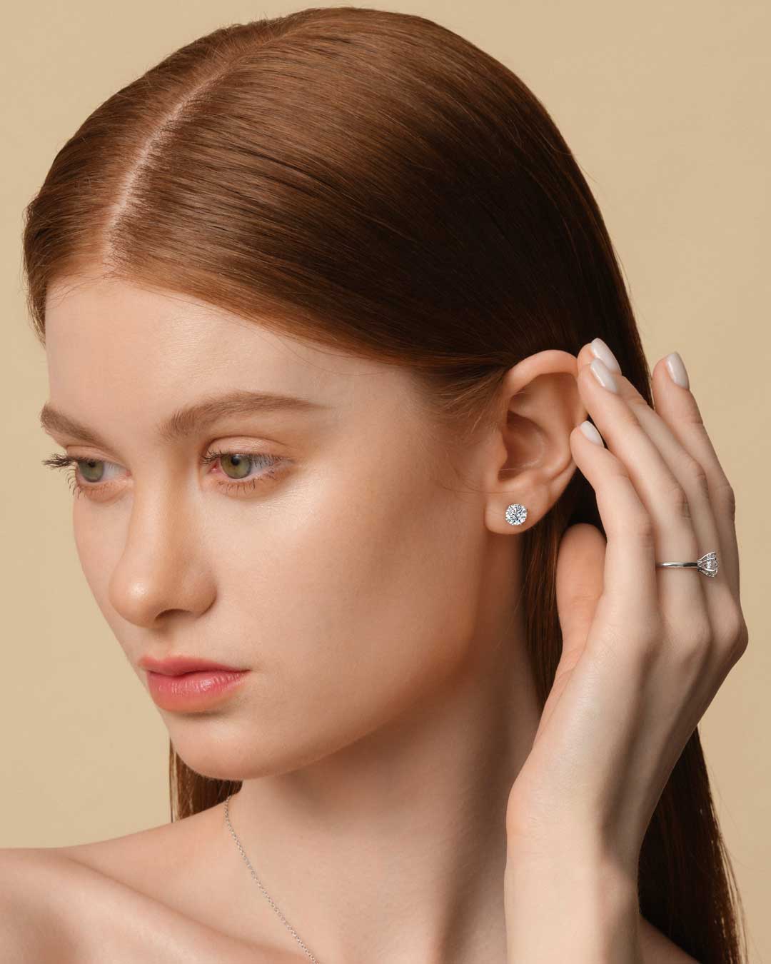 4 Prong Ear Studs 1CT (Model) - Eclat by Oui