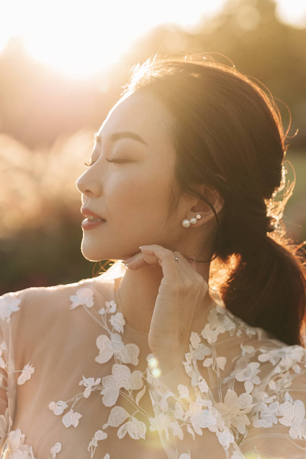 Portrait Close up Pearl Ear Studs 2 Pearls - Tricia Capsule Collection - Eclat by Oui