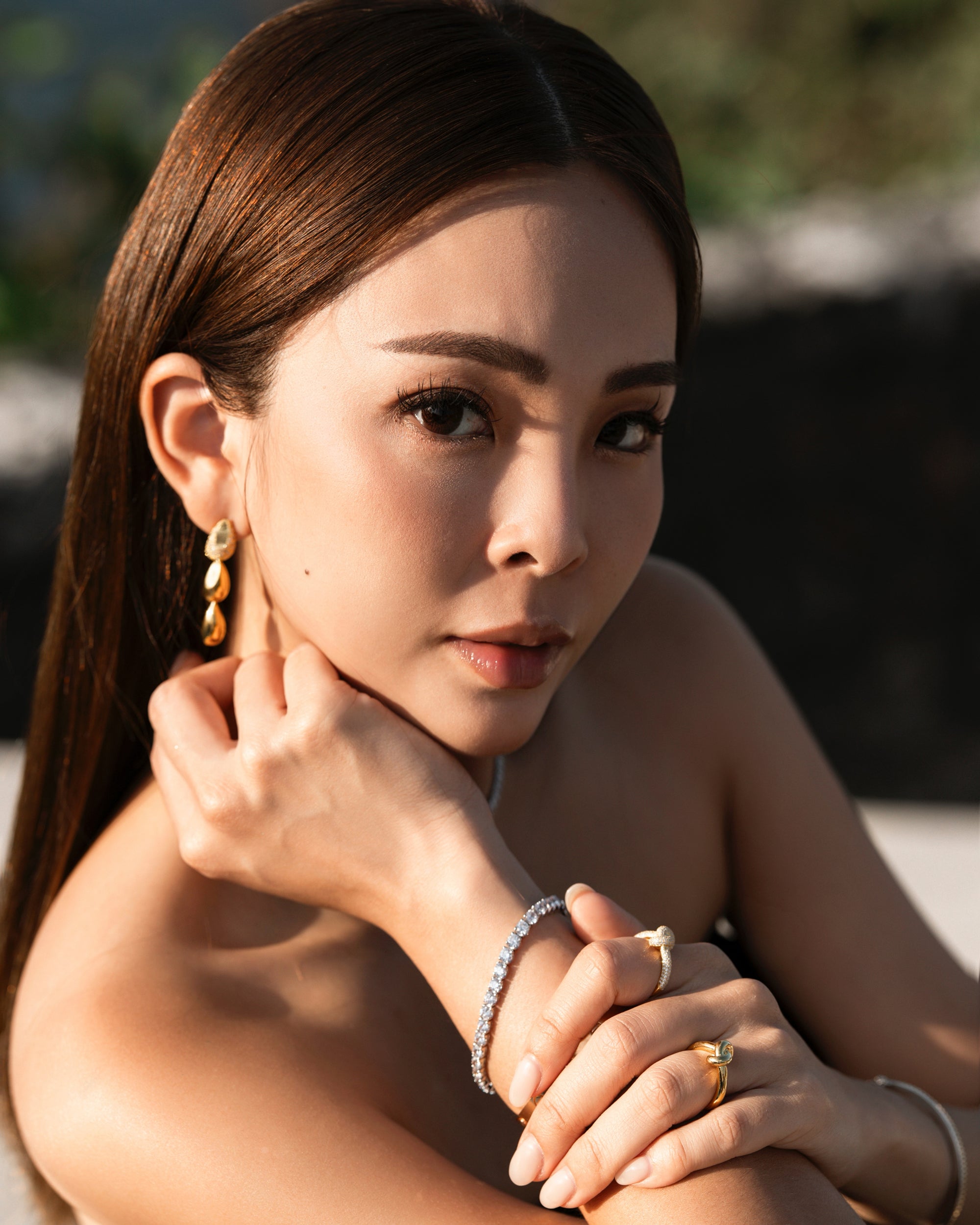 KNOT Alone® Pave Ring WG (Lifestyle) - Eclat by Oui