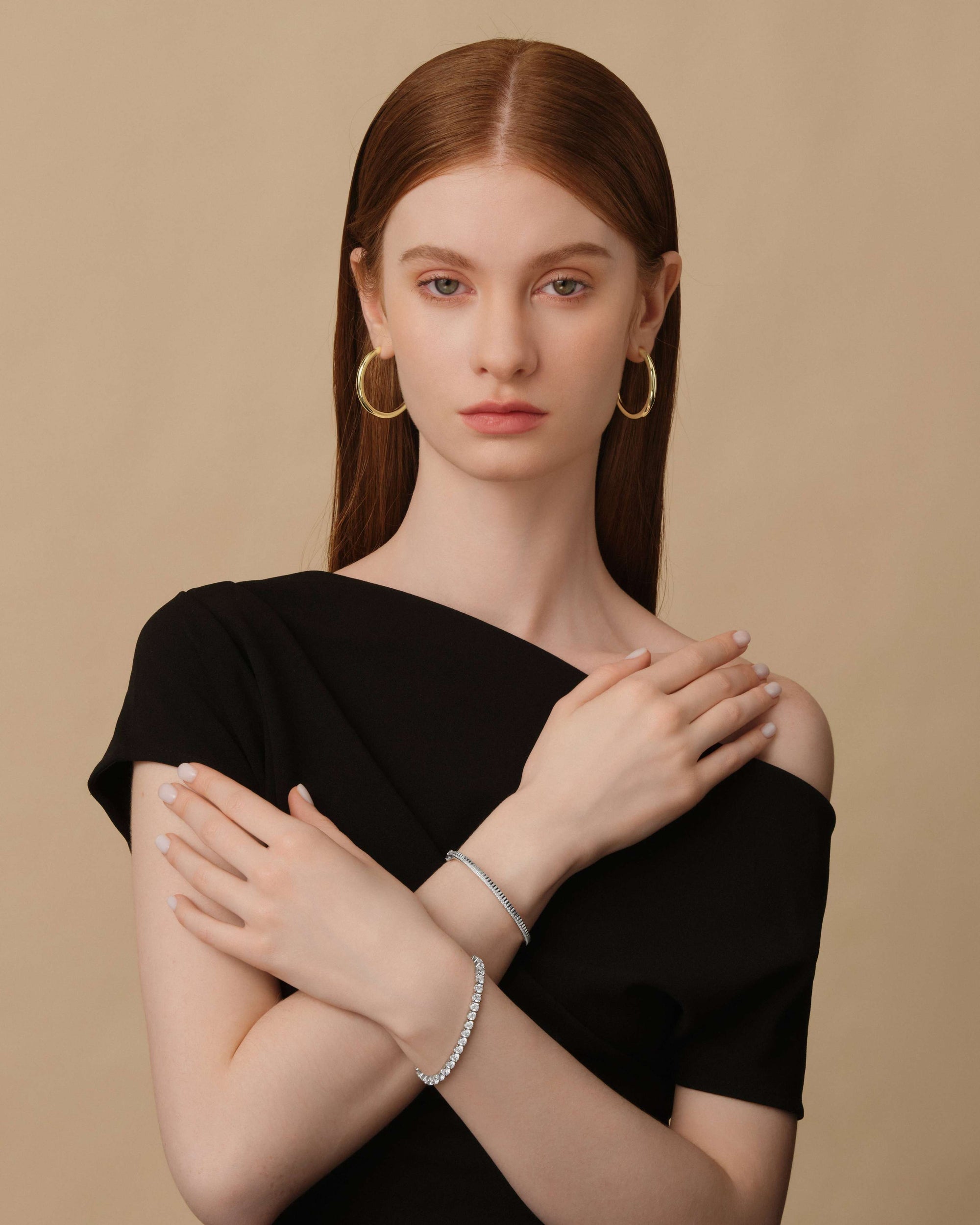Fluted Bangle (White Gold) with Pave Stones (Model) - Eclat by Oui