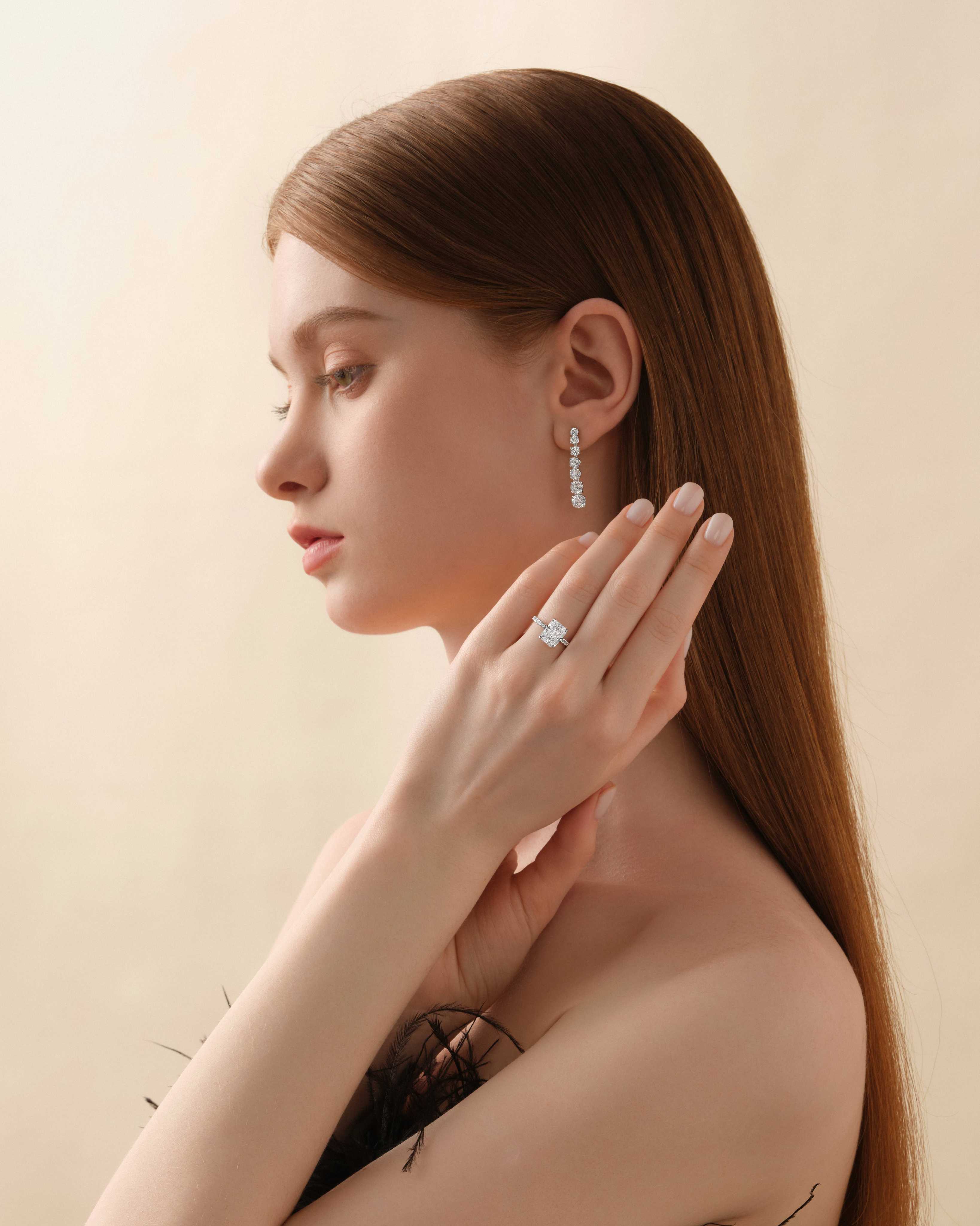 Isla Cascading Earrings (Model) - Eclat by Oui