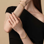 KNOT Alone® Bangle (Yellow Gold) (Model) - Eclat by Oui