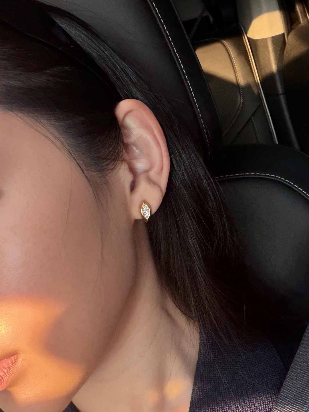 Marquise Bezel Moissanite Ear Studs YG (Model) - Éclat by Oui