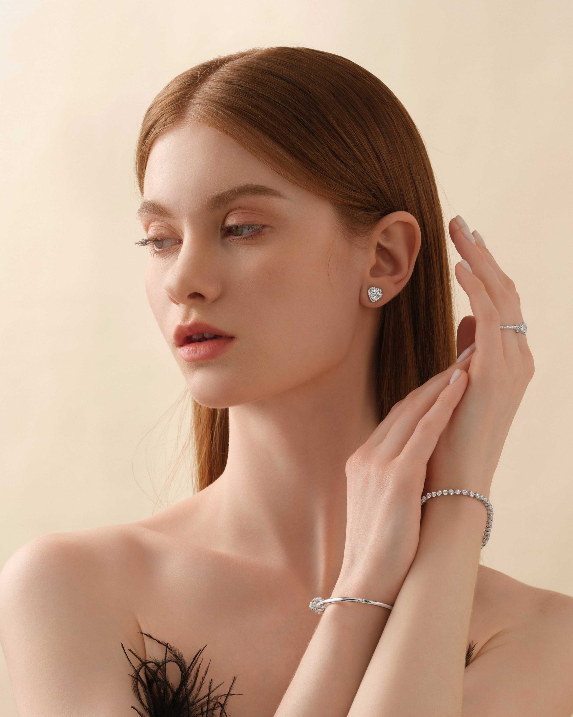 Mia Heart Halo Ear Studs (Model) - Eclat by Oui