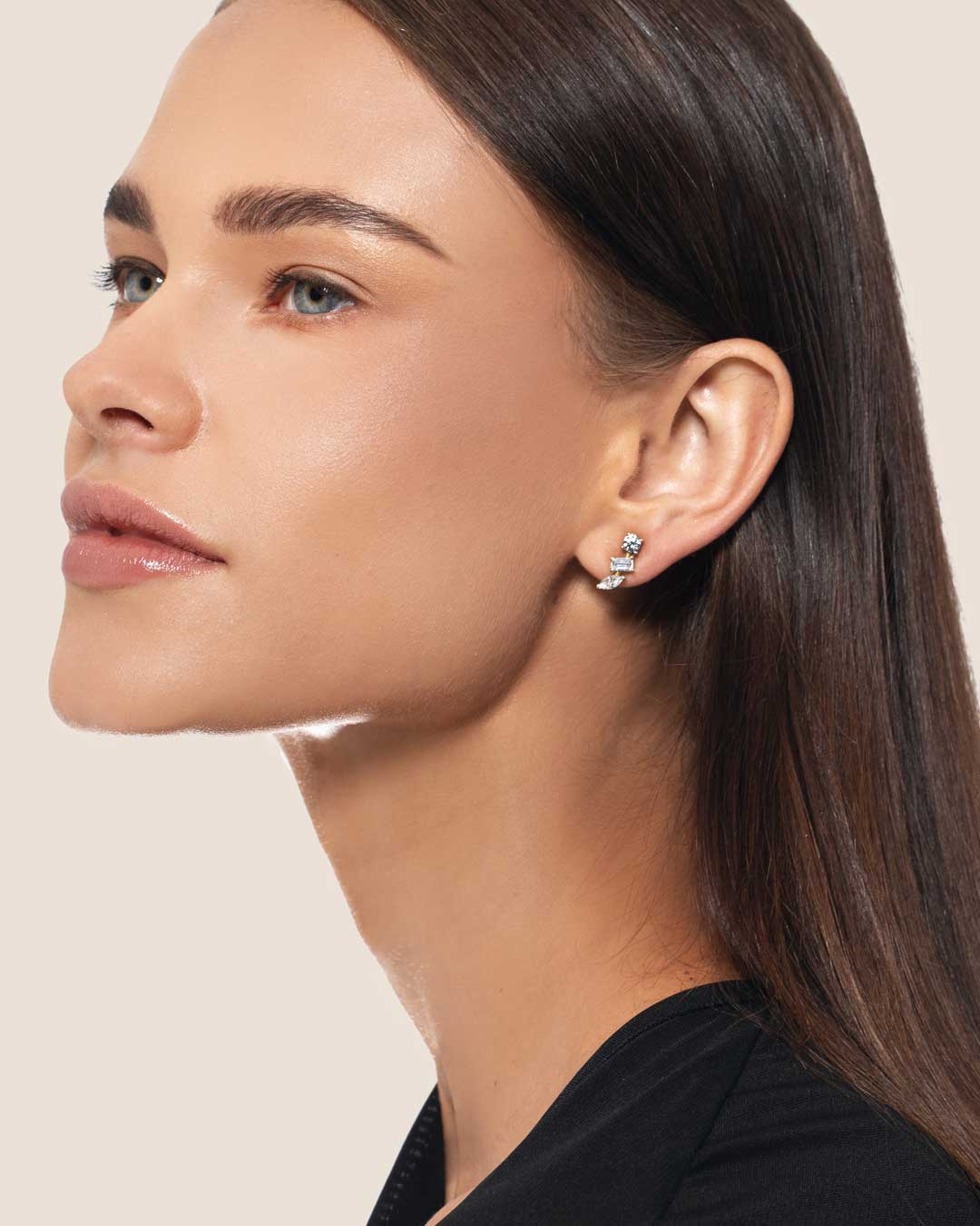 Mira Bar Ear Studs (Model) - Eclat by Oui