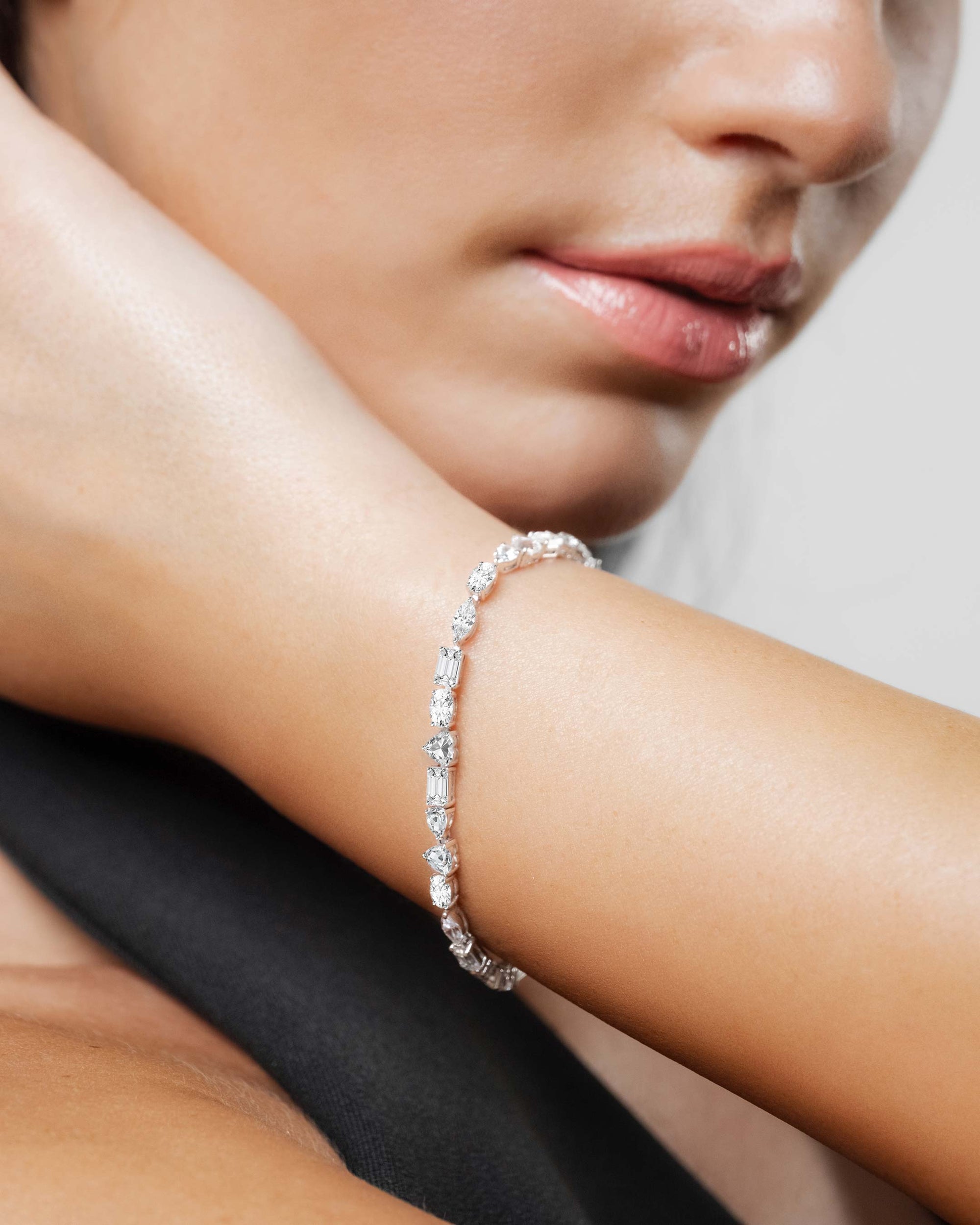 Nira Mixed Cut Tennis Bracelet (Model) - Éclat by Oui