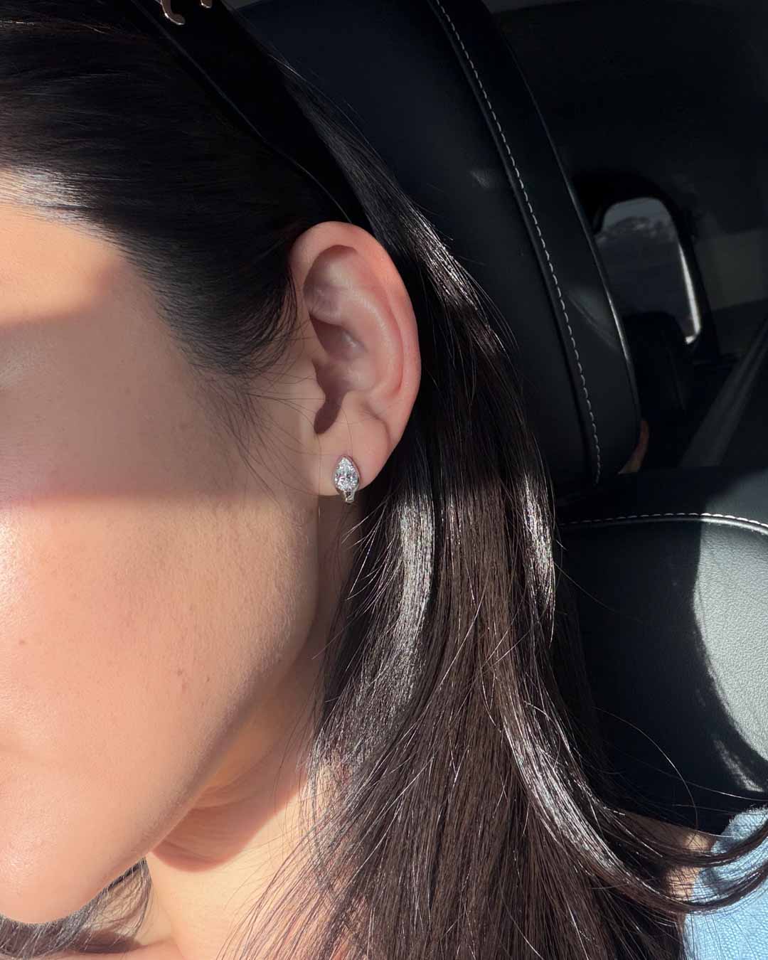 Pear Bezel Moissanite Ear Studs (Model) - Éclat by Oui