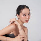 Smiley Face Thread Bracelet (lifestyle) - Eclat by Oui