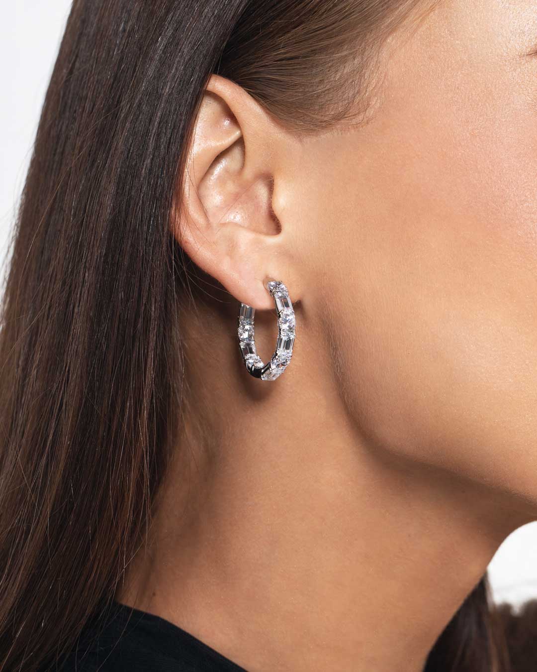 ⁠Round and Emerald Hoop Earrings (Model) -Eclat by Oui
