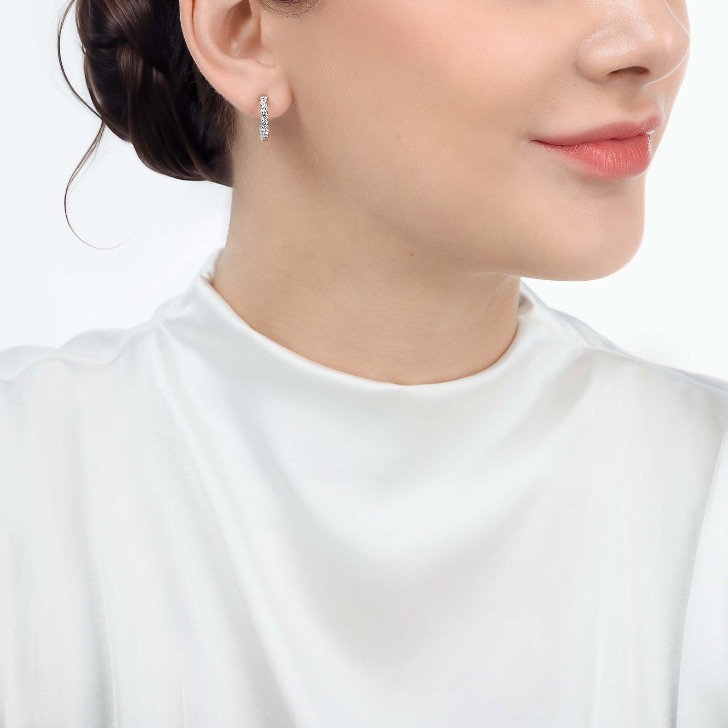 Vera Small Hooped Earrings (Model) - Eclat by Oui