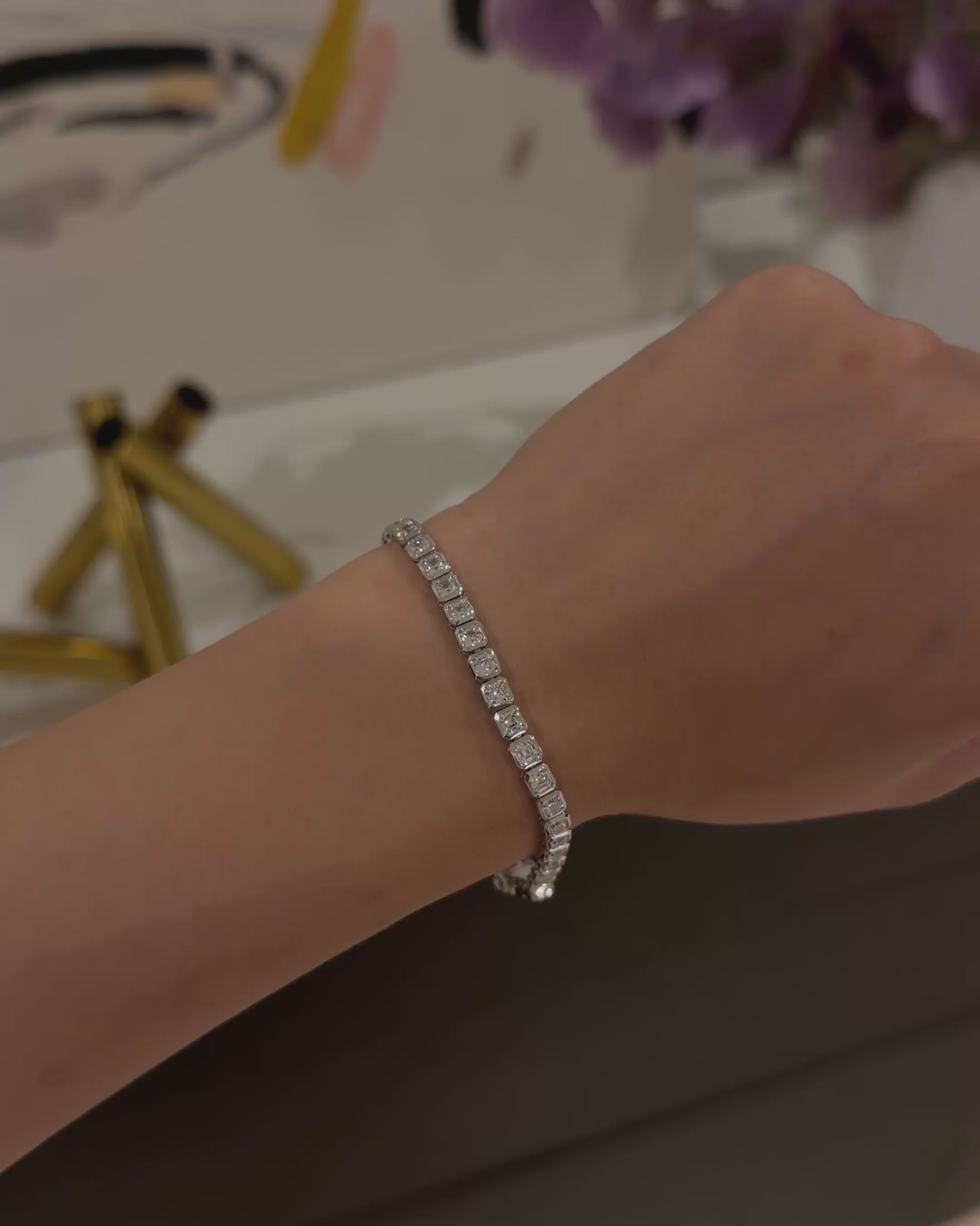 Chloe Bezel Tennis Bracelet (Video) - Éclat by Oui