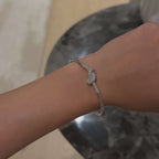 KNOT Alone® Pave Bangle WG (Video) - Éclat by Oui